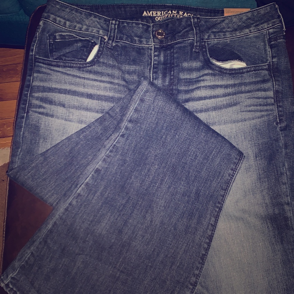 NWT AE jeans! High rise Artist bootcut, size 14 ♥️
